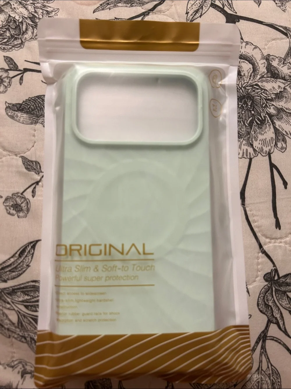 Mint Green iPhone 17 Pro Max Magnetic Protective Case with Screen Protector New